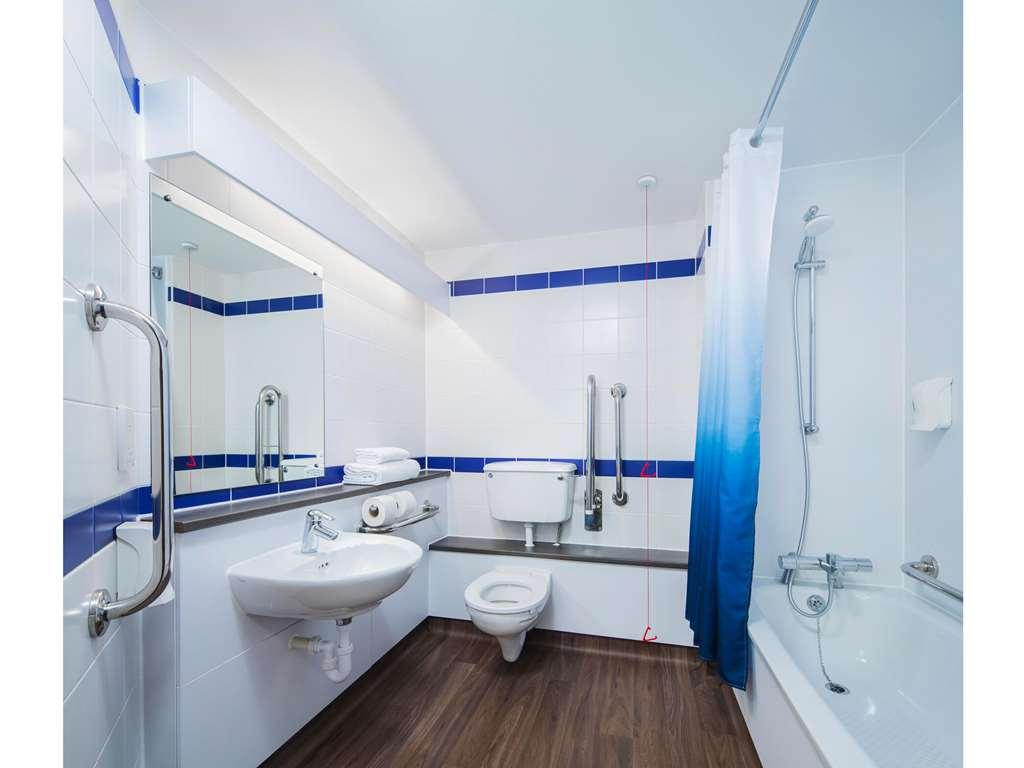 Travelodge Bath Central Ruang foto