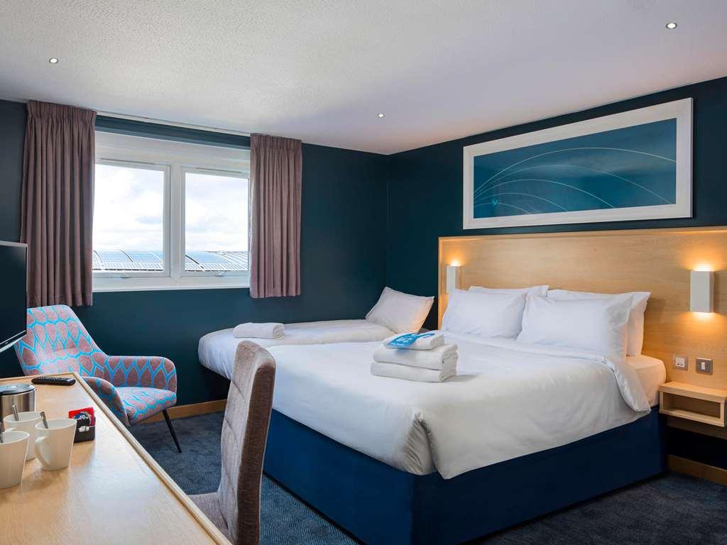 Travelodge Bath Central Ruang foto