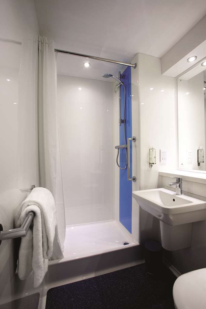 Travelodge Bath Central Ruang foto