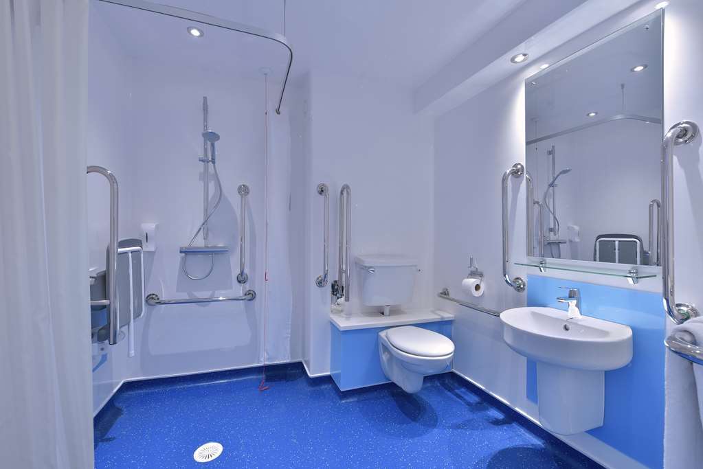 Travelodge Bath Central Ruang foto