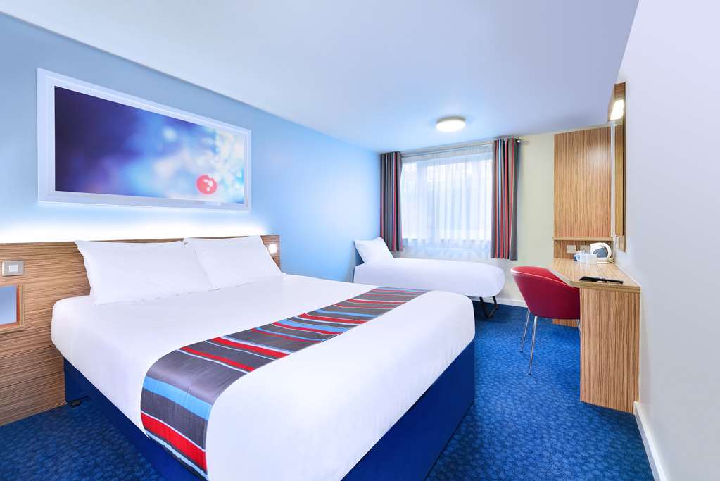 Travelodge Bath Central Ruang foto